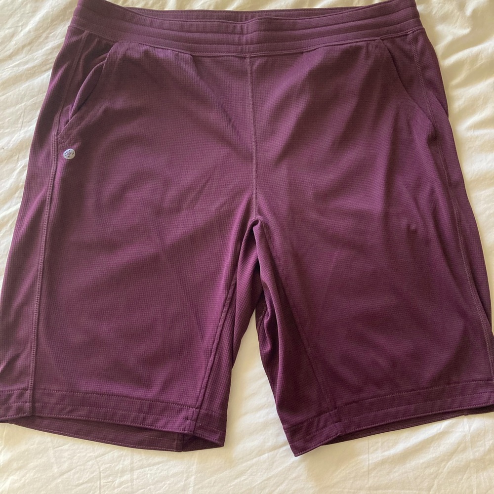 XL Manduka mens yoga short